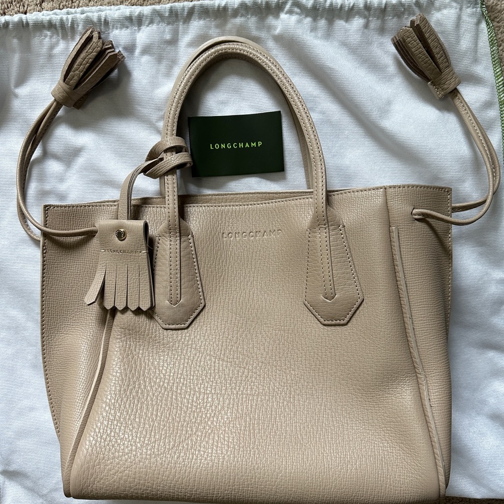 Longchamp Handbag in Beige Leather “Penelope”